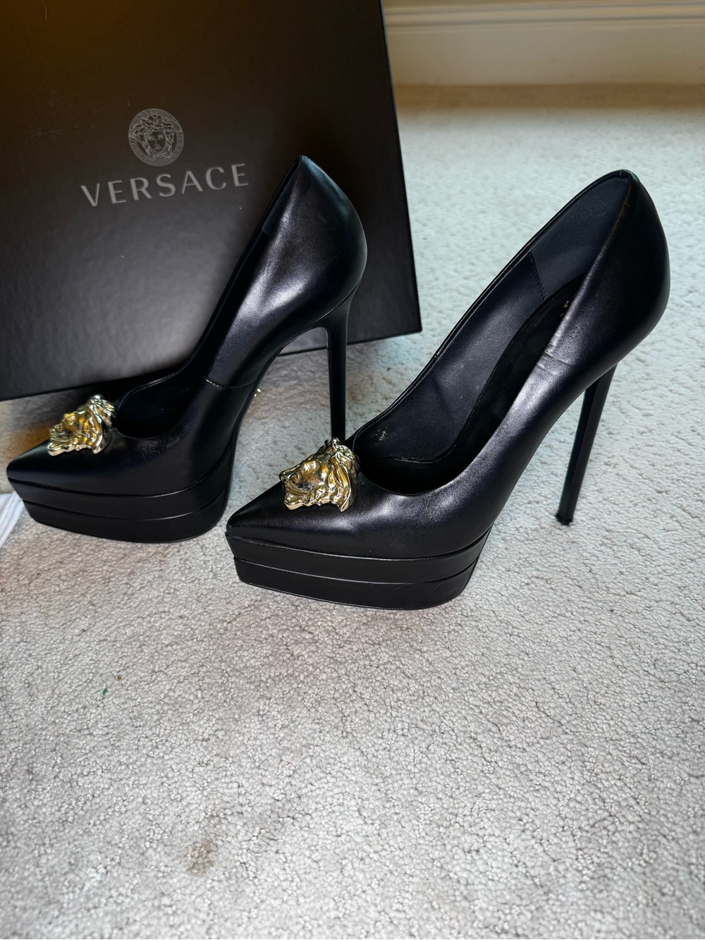 Versace Black Leather Pointed Pumps with Gold Medusa Size 6 - Picture 4 of 10